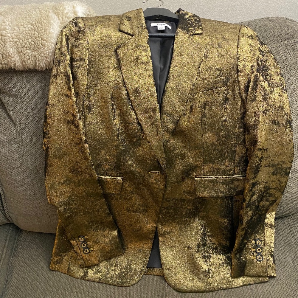 Women’s gold blazer